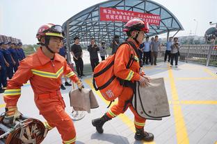 维卡里奥：绝杀那一刻都没意识到发生了什么 我们配得上这场胜利